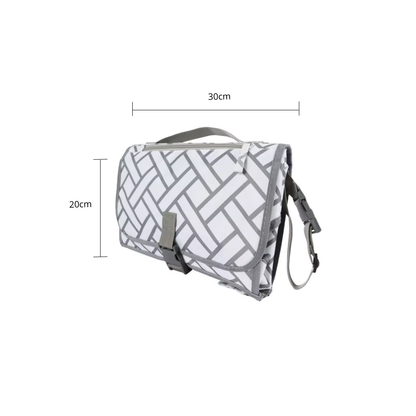 Cambiador impermeable y portátil con cierre broche